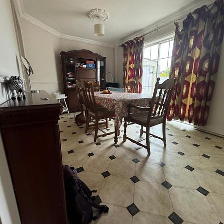 Nice Double Room Near Omni Shopping Дъблин Екстериор снимка