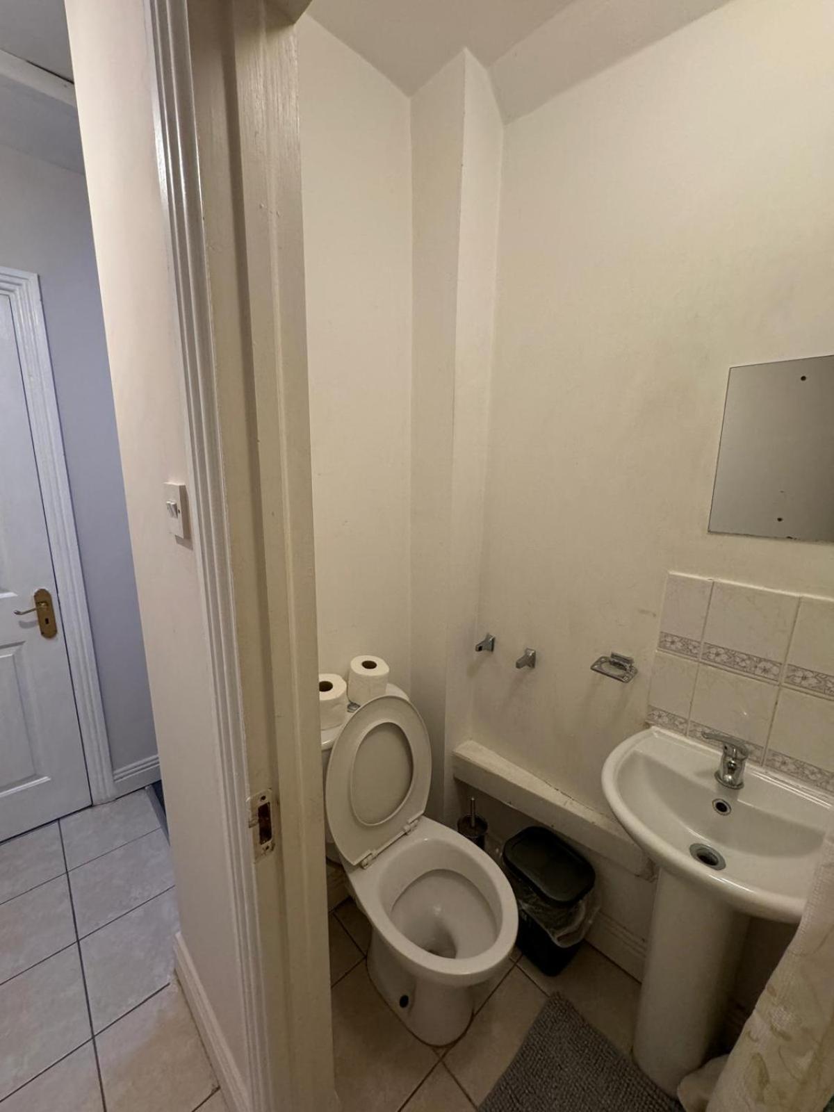 Nice Double Room Near Omni Shopping Дъблин Екстериор снимка
